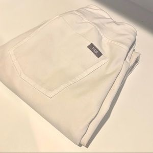 FIGS Zamora Jogger Scrub Pants in White XXSP